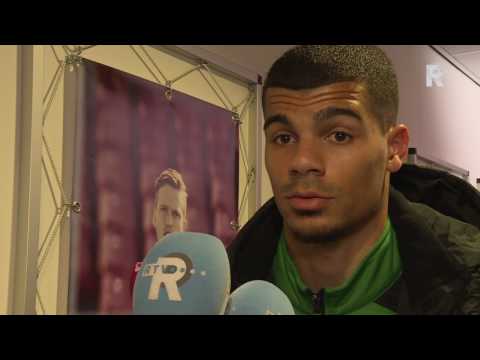 Mawouna Amevor is teleurgesteld na de kansloze nederlaag bij Almere City