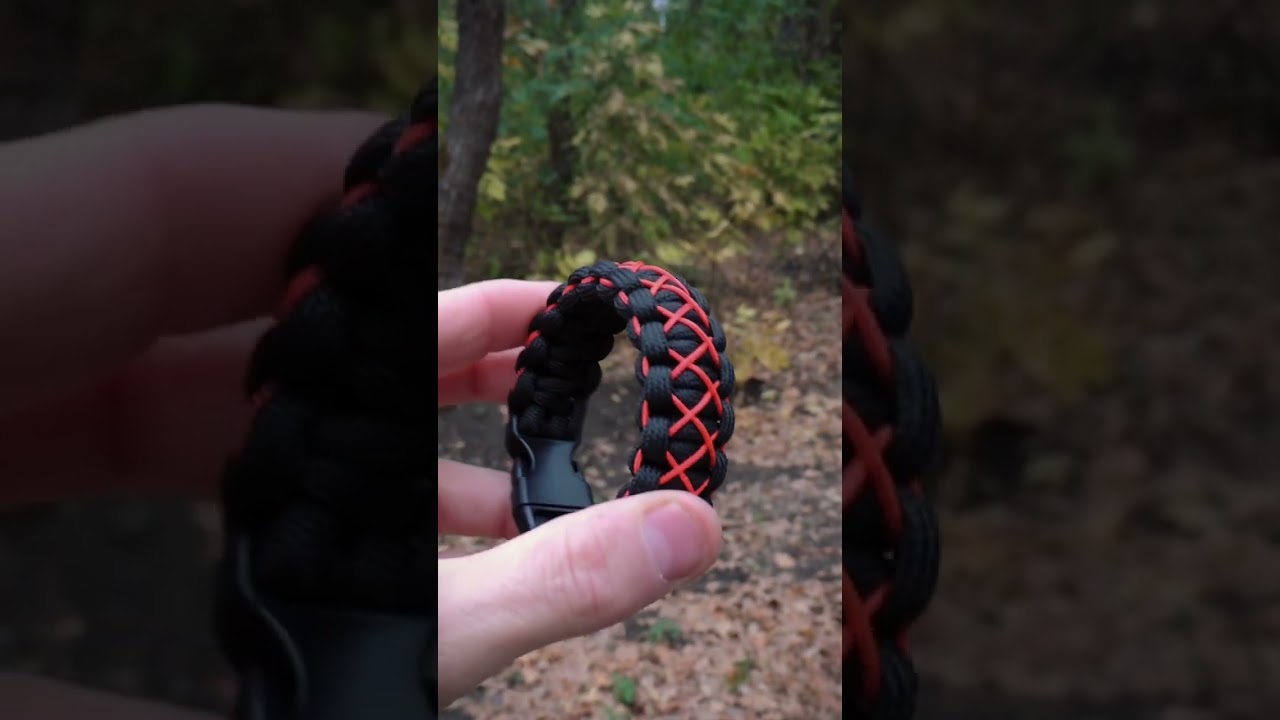 The Cobra paracord bracelet is black/orange.