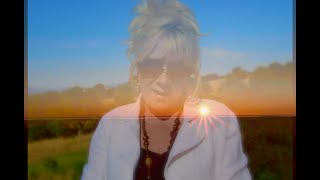 MOVIN' ON - Vanessa Poolian, Anders Olinder ft Jill Saward