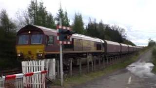 preview picture of video 'Class 66 Coal Trains Through Heatherbell Level Crossing'