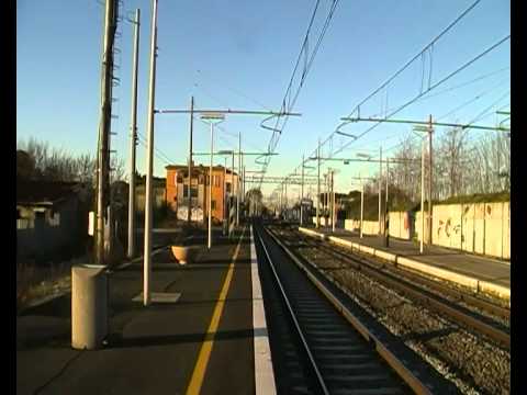 E444R 021 in testa all' IC 707