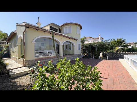 NCB3819 - Moradia isolada localizada na Porta de Orba com quatro quartos e três casas de banho.430.000€