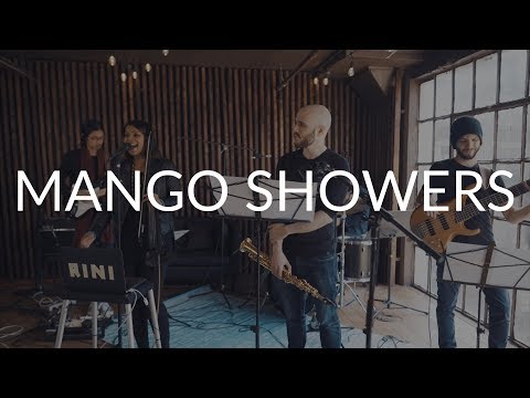 Blue Carpet Sessions - Mango Showers