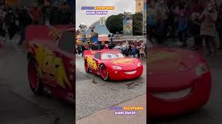 MCQUEEN, MATER, JACKSON STORM Y CRUZ RAMIREZ EN DISNEYLAND CARS LAND 😍