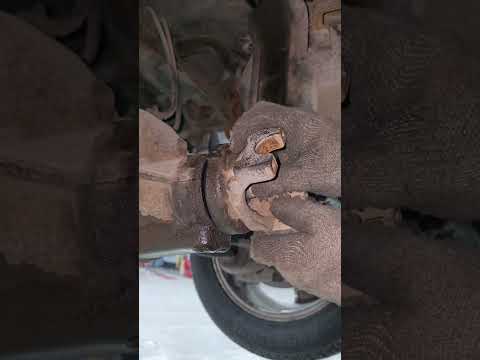 GMC Tahoe Rear differential oil seal leakage