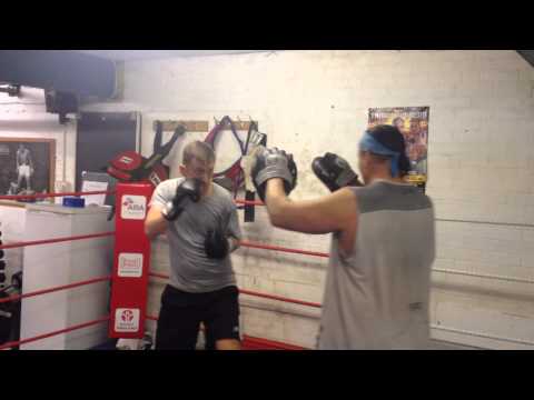 Andrew Murphy pads session with Delano.