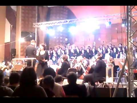 Naomi Bahnaru & Orchestra Deschideti inima  ( filmat cu tel)