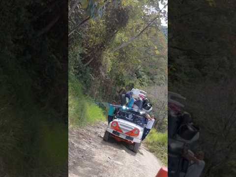 El uaz número 46 bajando de la vereda el escobal en Chaparral Tolima #campo #uaz