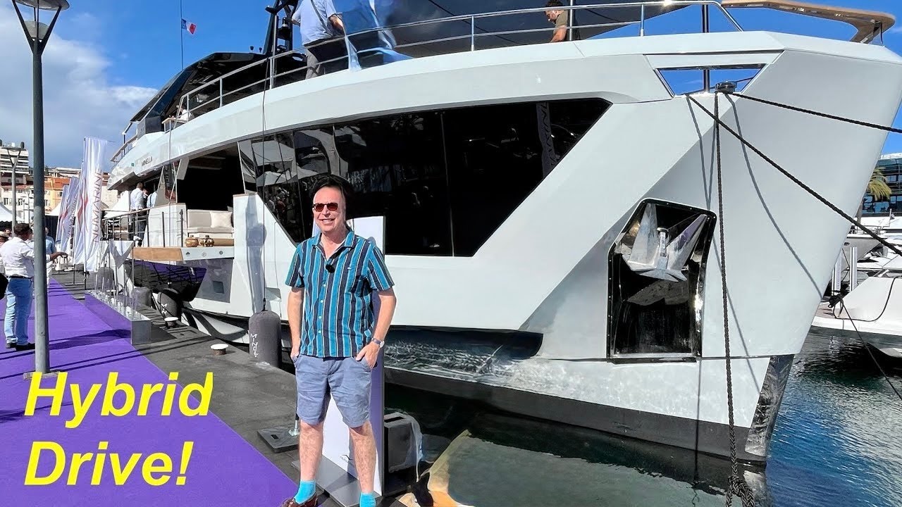 Explorer Superyacht Tour : Numarine 30XP