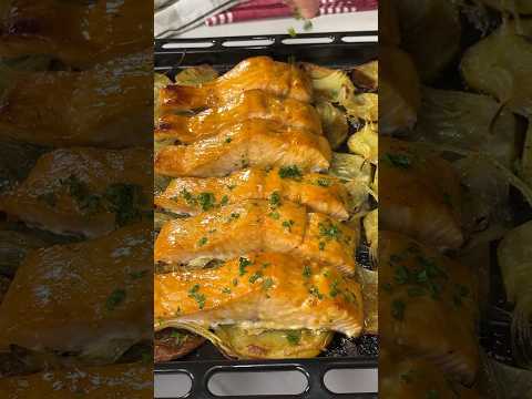 Salmón al horno con miel y mostaza