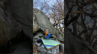 Video thumbnail de Problem 4 (Boulder 10, Boogalagga), 6b. Chironico