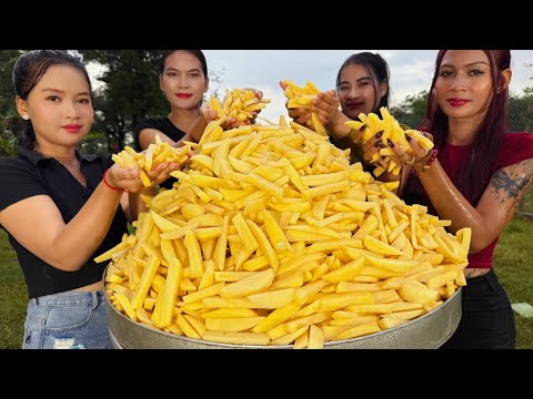 Cooking deep fried potato recipe and  make tomato sauce recipe