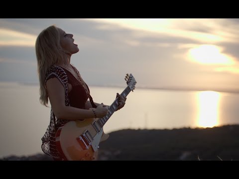 Eliana Cargnelutti - Breathe Again (Official Video)