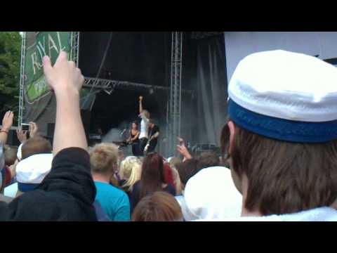 Düne med DRY LIPS, til kløften festivals 30 års jubilæum 2010 i Haderslev