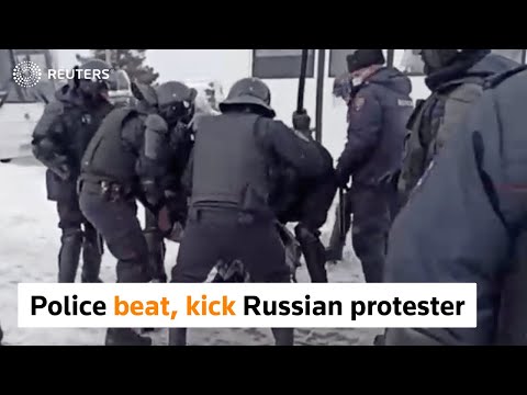 Russian police beat, arrest anti-war protesters