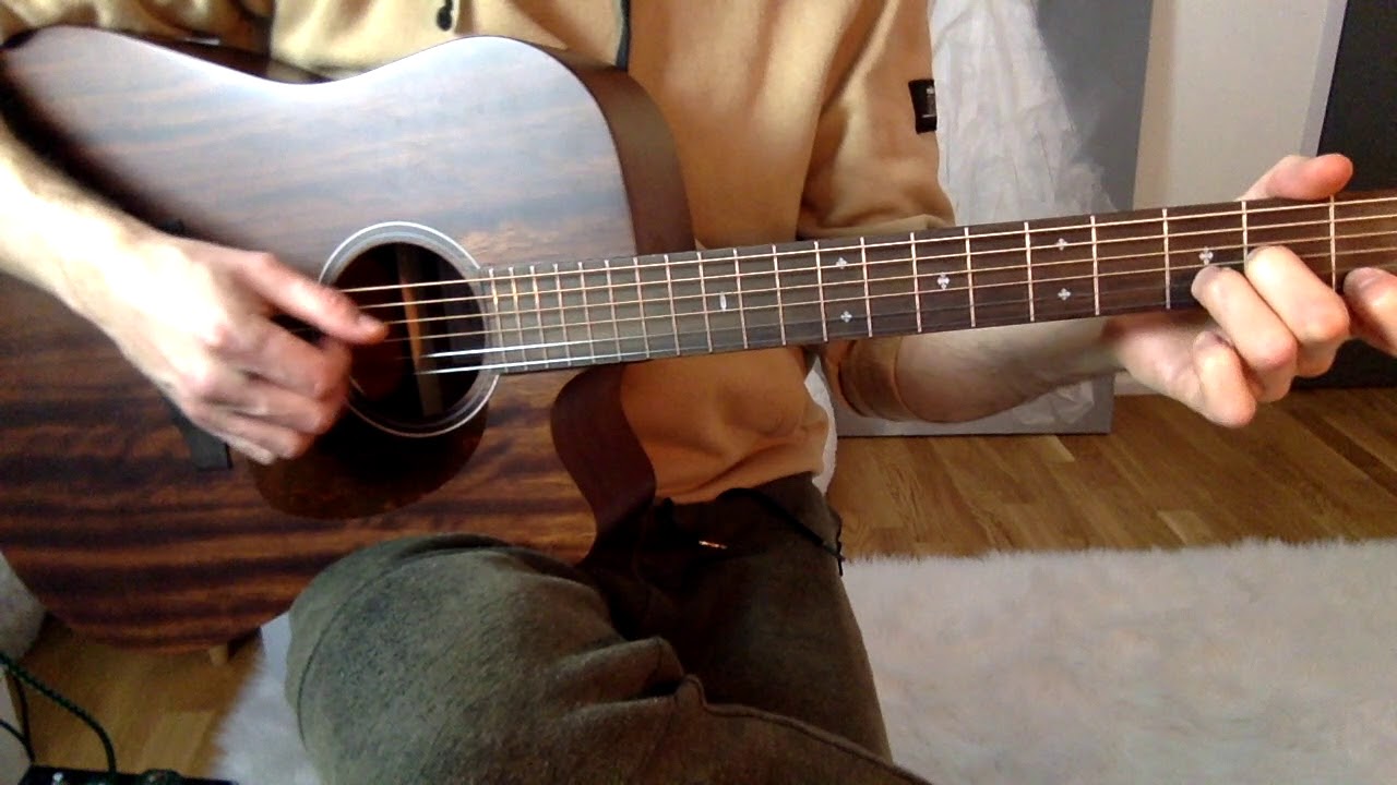 Roberto Barlocci playing O Christmas Tree as a MelodyChords fingerstyle arrangement on solo guitar