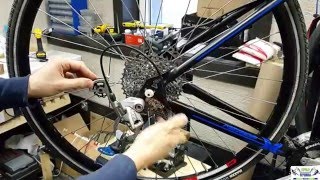 Видео: Настройка заднего переключателя на велосипеде