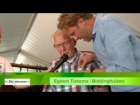 Dorpsbelangen Biddinghuizen overhandigt ‘gouden ijsvogel’ tijdens najaarsvergadering Dorpsbelangen Biddinghuizen overhandigt ‘gouden ijsvogel’ tijdens najaarsvergadering