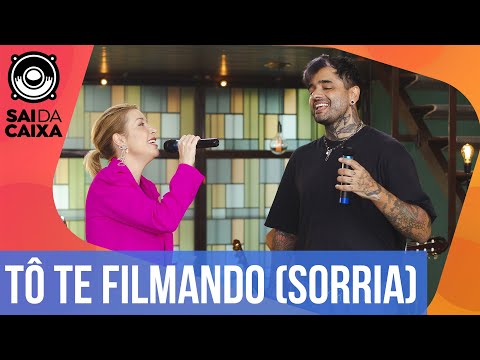 Lucas Silveira e Luiza Possi cantam 'Tô Te Filmando (Sorria)', dos Travessos