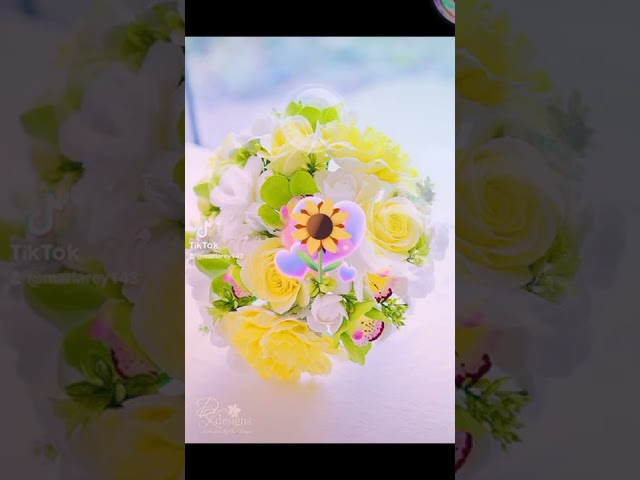 Vídeo relacionado con Simboliks Pulsera Rosa de Sant Jordi, Polsera vermella, Diada de Catalunya, Día de la Madre, Día del Libro, Amor y Protección, Detalle para Mujer, San Valentín, Enamorats, Flores