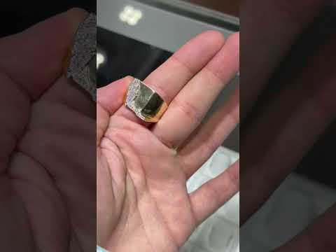 Product video thumbnail