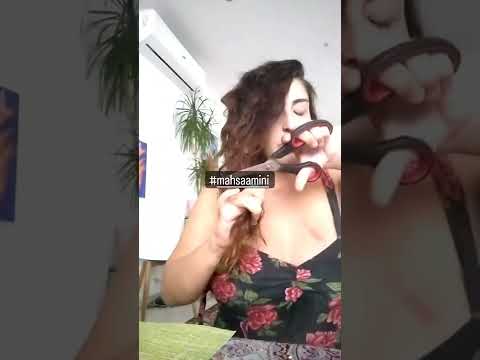 #mahsaamini #sara hojjat #solidarity with the women in Iran