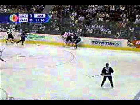 2004 WCQF GM7 Canucks vs Flames 05