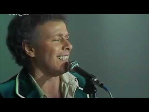 OTI 77 Costa Rica - Melodía de los amantes - Manuel Chamorro