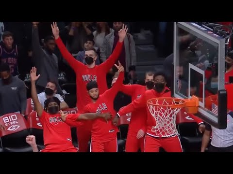 Lonzo Ball Drains GAME-SEALING 3 & Gets Bulls HYPED! 🔥