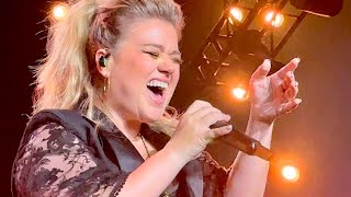 Kelly Clarkson - Miss Independent live in Las Vegas, NV - 8/4/2023