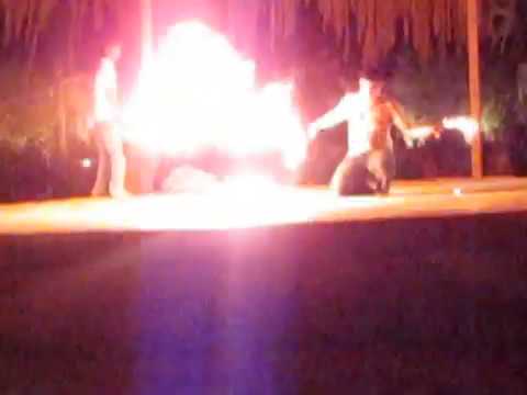 Файер шоу в пустыни египта