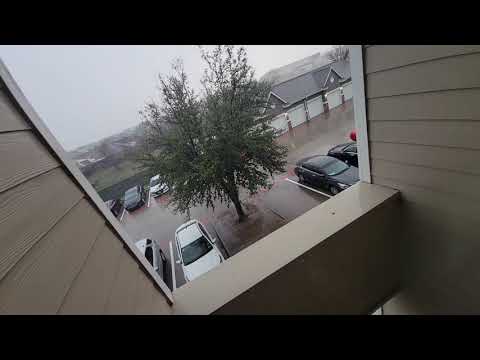 Fort Worth Tornado Warning Mar  21, 2022 NEAR MISS!!