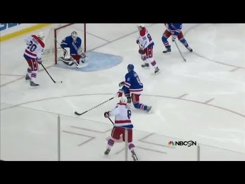 Alex Ovechkin rockets one top-shelf on Lundqvist