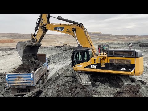 Caterpillar 365C Excavator Loading 4-Axle Mercedes & MAN Trucks – Interkat SA - 4Κ