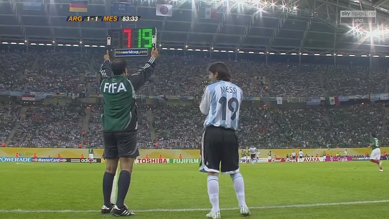 When Young Messi Substituted & Impressed The World