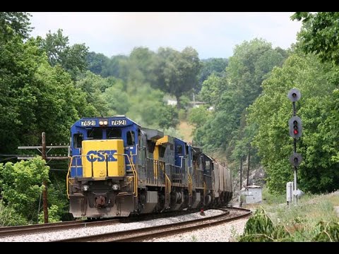 CSX 7621 leads G864-02 at Natural Bridge, VA 6-6-2006