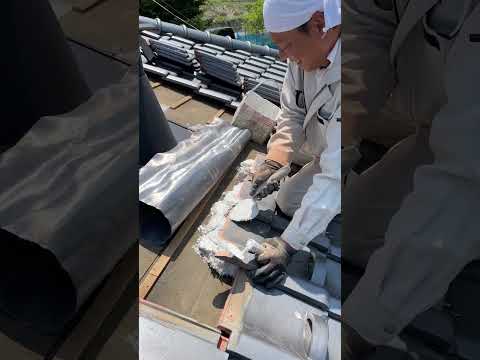 foyer-extérieur-cheminée-classique-piscine-vegetation