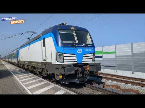 Zugverkehr in Riesa & Glaubitz bei Riesa mit E77 10 am 27.09.22