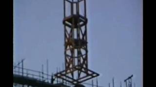 preview picture of video 'Přeštice - Usazení věží kostela 1994'