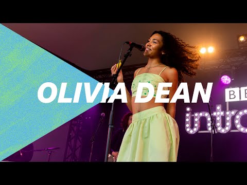 Olivia Dean - Dive (BBC Music Introducing at Radio 1's Big Weekend 2023)
