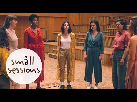 Kat Frankie - How To Be Your Own Person (a cappella) | Småll Sessions