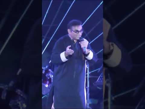 Main Hoon Na - Sad by Abhijeet Bhattacharya live singing. #abhijeet #abhijeetbhattacharya