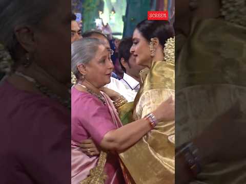 When #Rekha hugged #JayaBachchan as #AmitabhBachchan Receives Award at SCREEN Awards