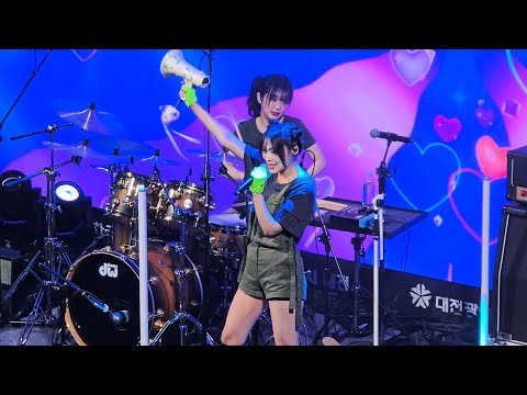 [4K] 250927 QWER 직캠 풀버전 | PMPS 2025 SEASON 2 FINALS 축하공연