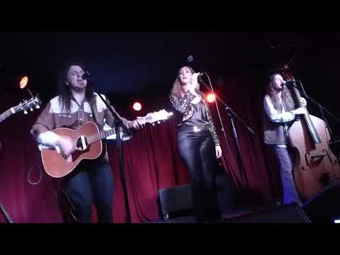 Hannah Aldridge - Red Clay Halo