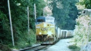 preview picture of video 'CSX 295 & 8093 Train into Ilchester Tunnel eastbound'