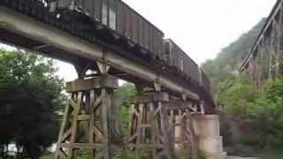 preview picture of video 'Norfolk Southern Train at Copper Creek Trestle'