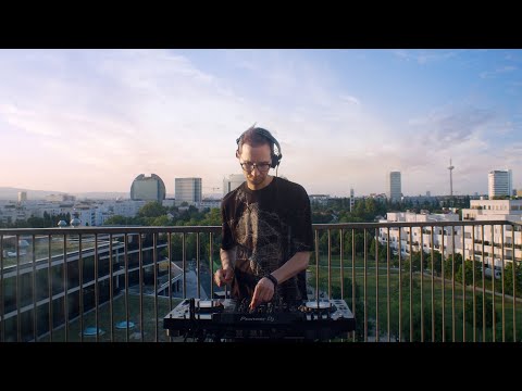 PARAFRAME – Sunset DJ Set in Frankfurt 2025