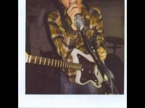 Estrogen Highs - She Don't Bother