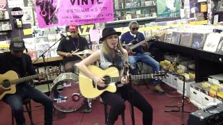ZZ WARD &quot; CHARLIE AIN&#39;T HOME &quot; HD ACOUSTIC LIVE FROM VINTAGE VINYL IN THE DELMAR LOOP 12/02/12